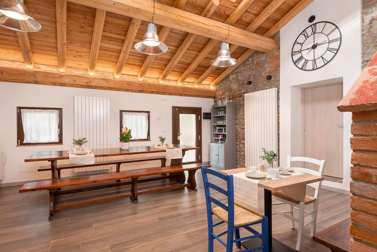 Porto Di Clanezzo Bed & Breakfast Exterior photo